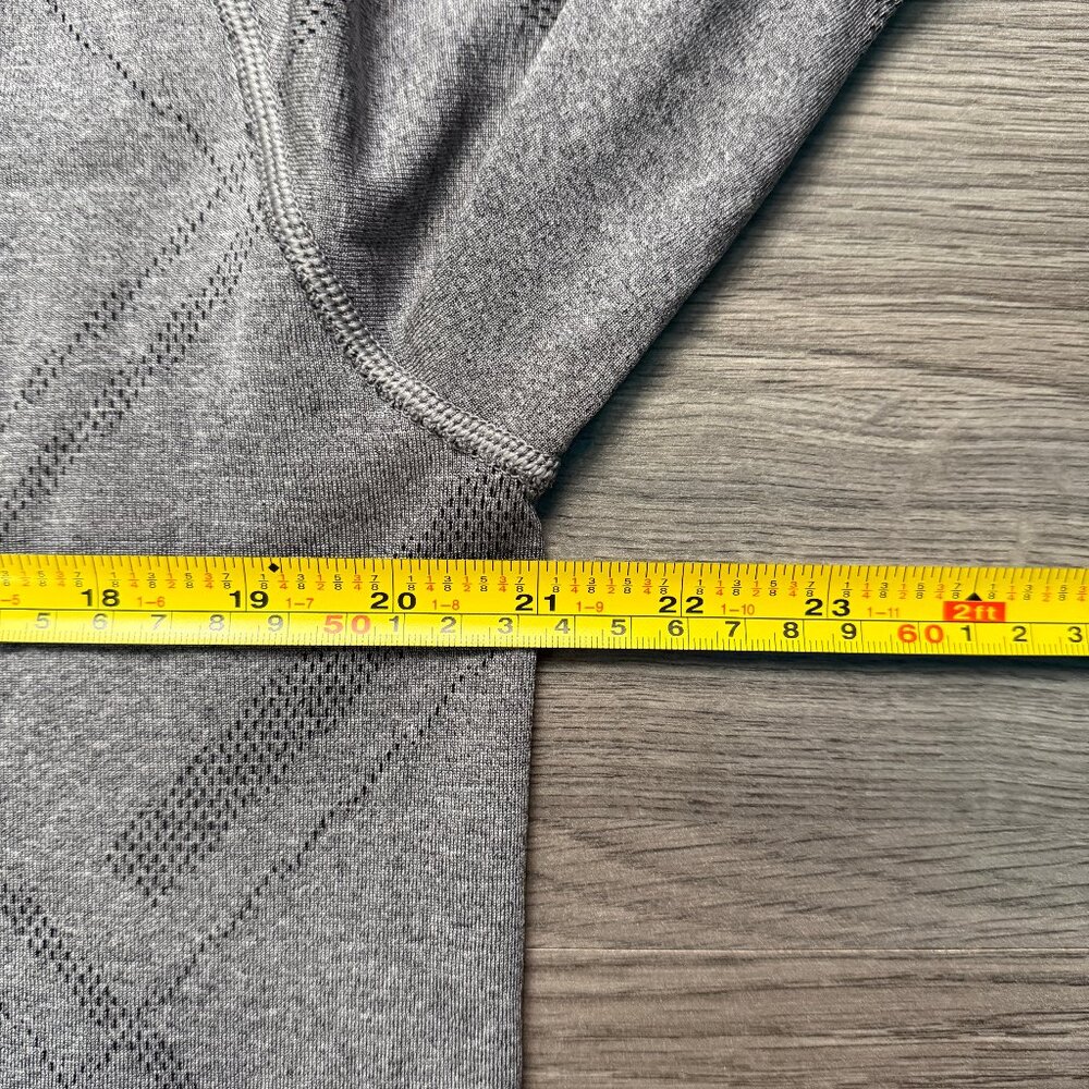 Lululemon Men's Metal Vent Tech Short Sleeve - Grey - Picture 6 of 7